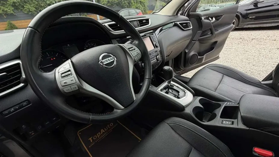 NISSAN Qashqai -