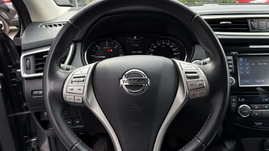 NISSAN Qashqai -