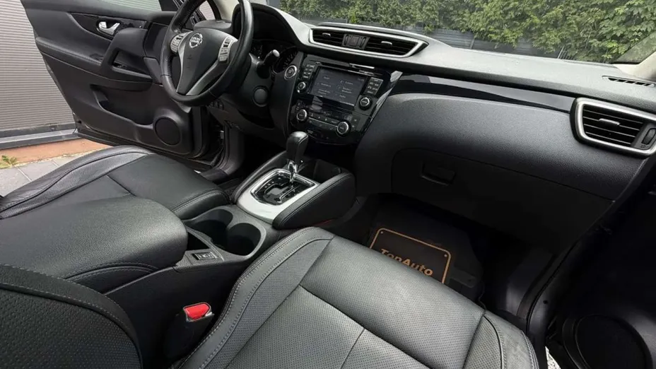 NISSAN Qashqai -