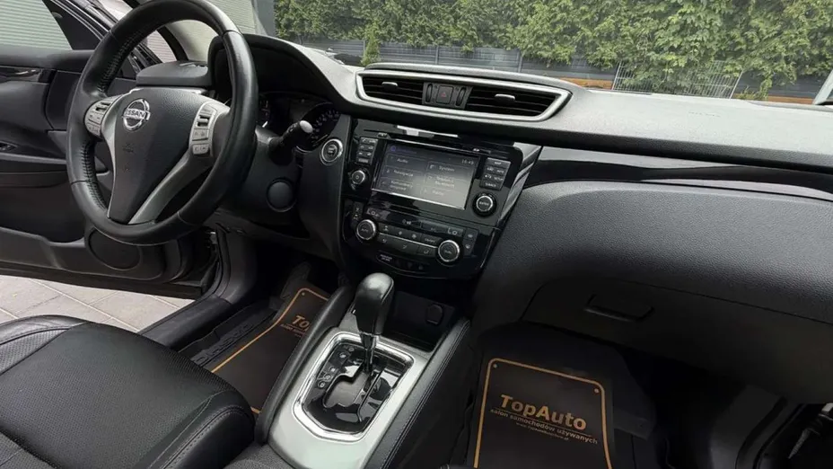 NISSAN Qashqai -