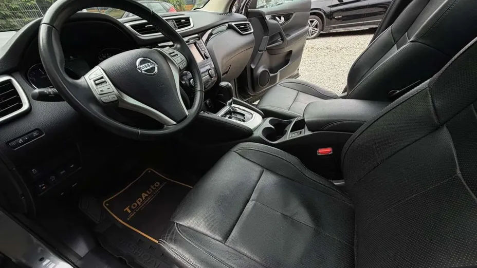 NISSAN Qashqai -