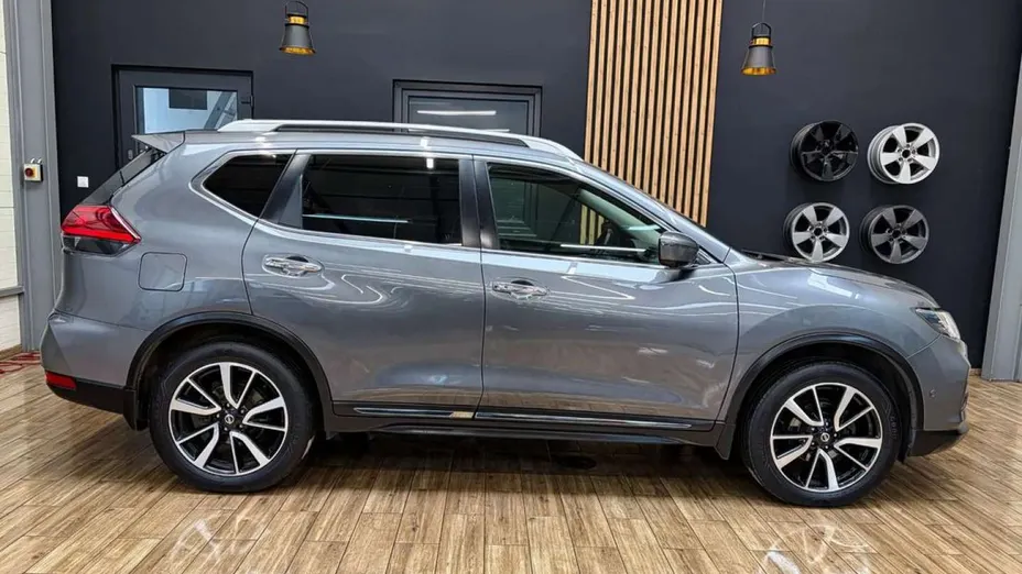 NISSAN X-Trail -