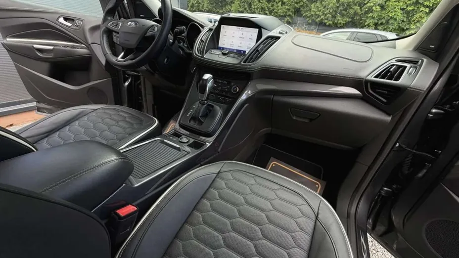 FORD Kuga -