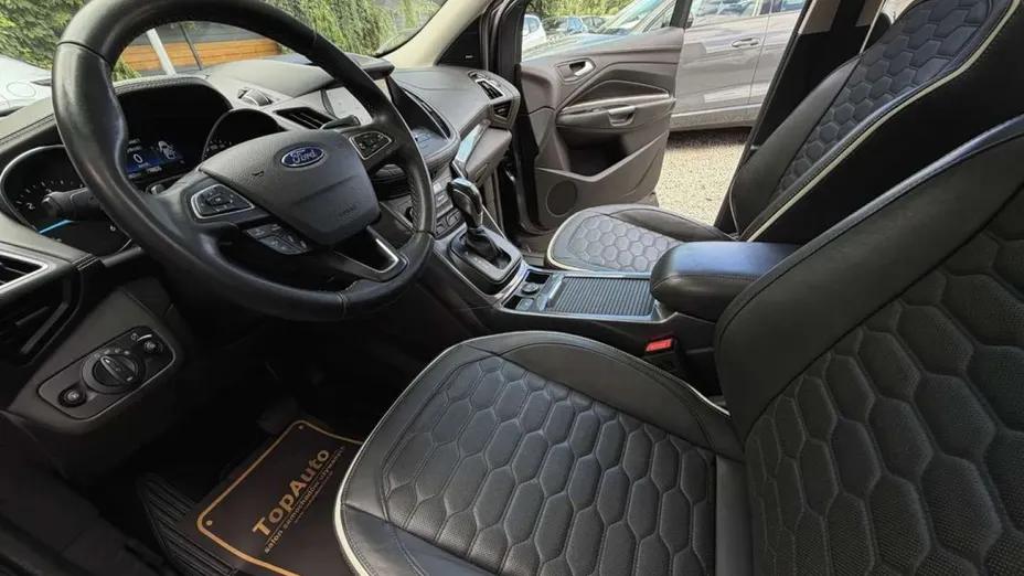 FORD Kuga -