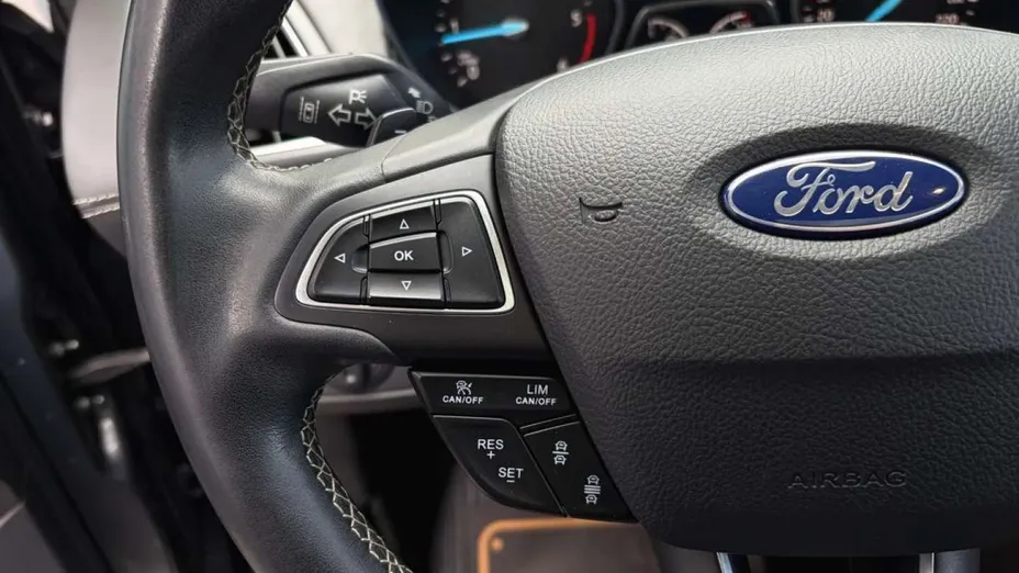 FORD Kuga -