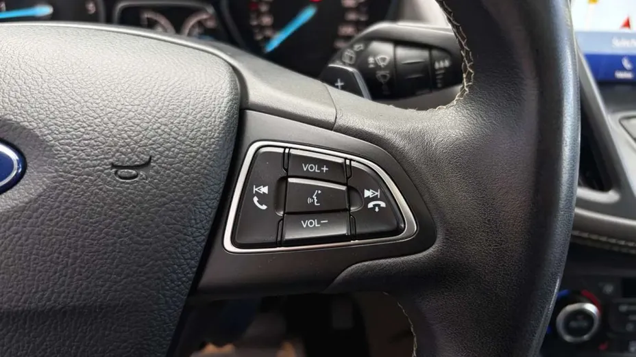 FORD Kuga -