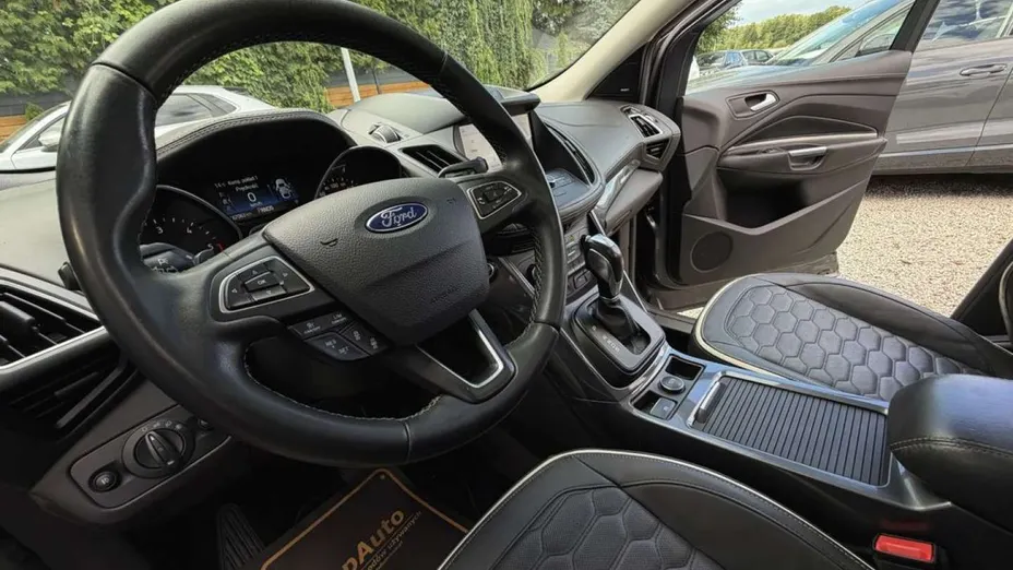 FORD Kuga -