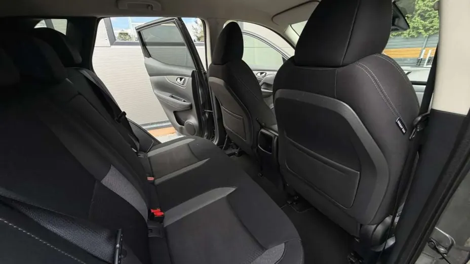 NISSAN Qashqai -