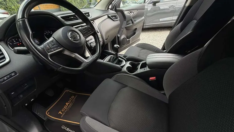 NISSAN Qashqai -