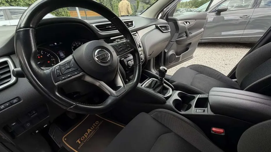 NISSAN Qashqai -