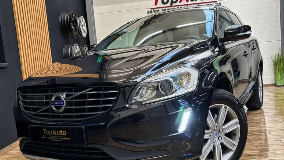 VOLVO XC60 -