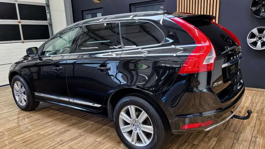 VOLVO XC60 -
