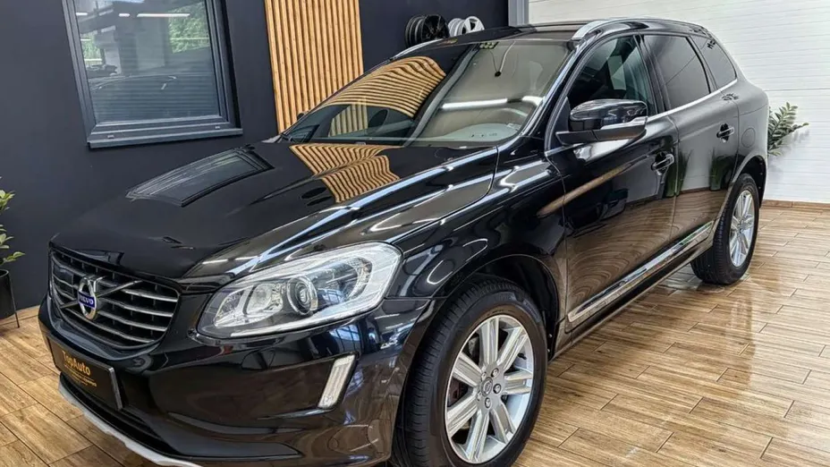 VOLVO XC60 -