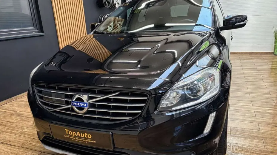 VOLVO XC60 -