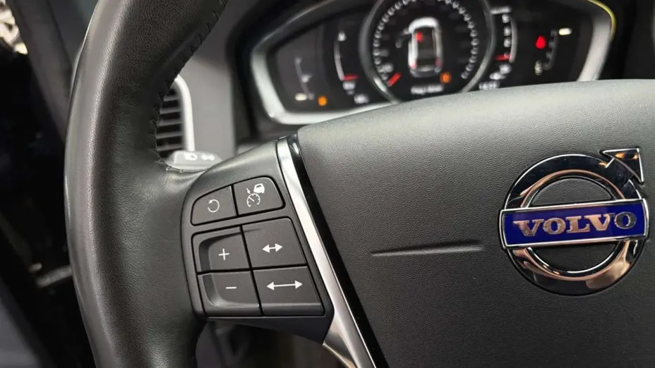 VOLVO XC60 -