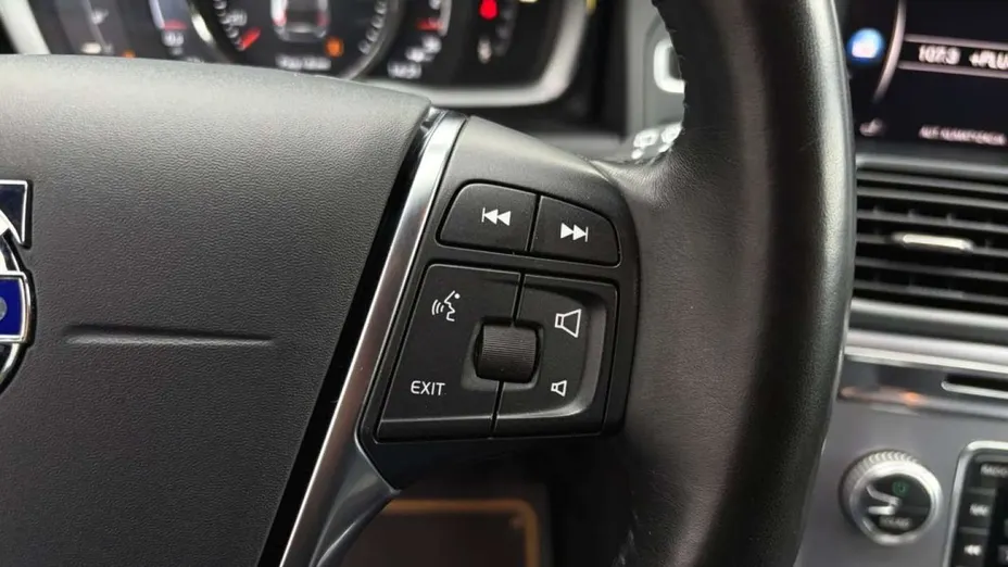 VOLVO XC60 -