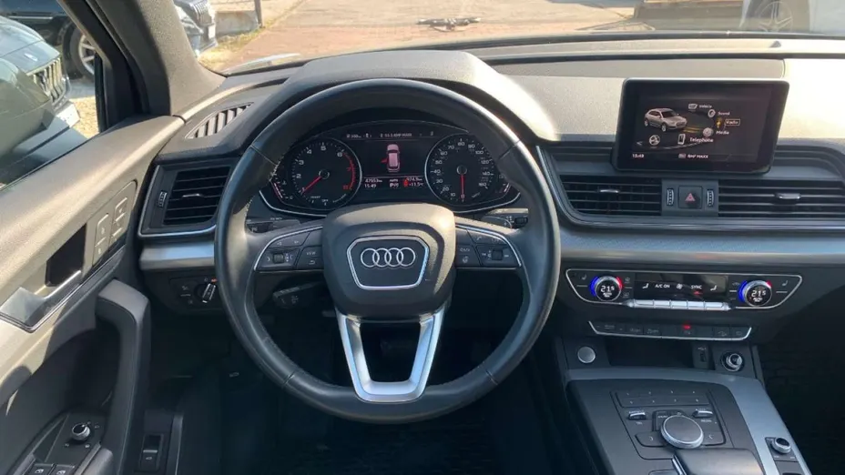 AUDI Q5 -