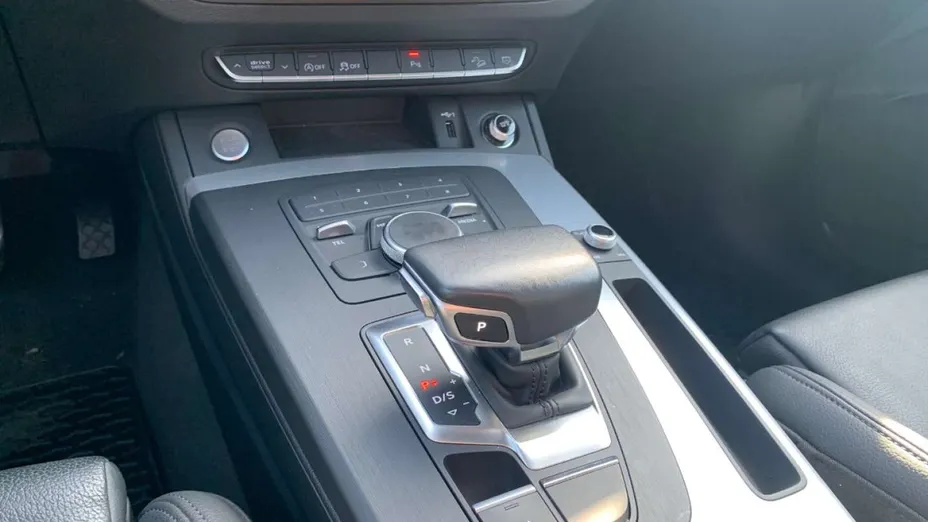 AUDI Q5 -