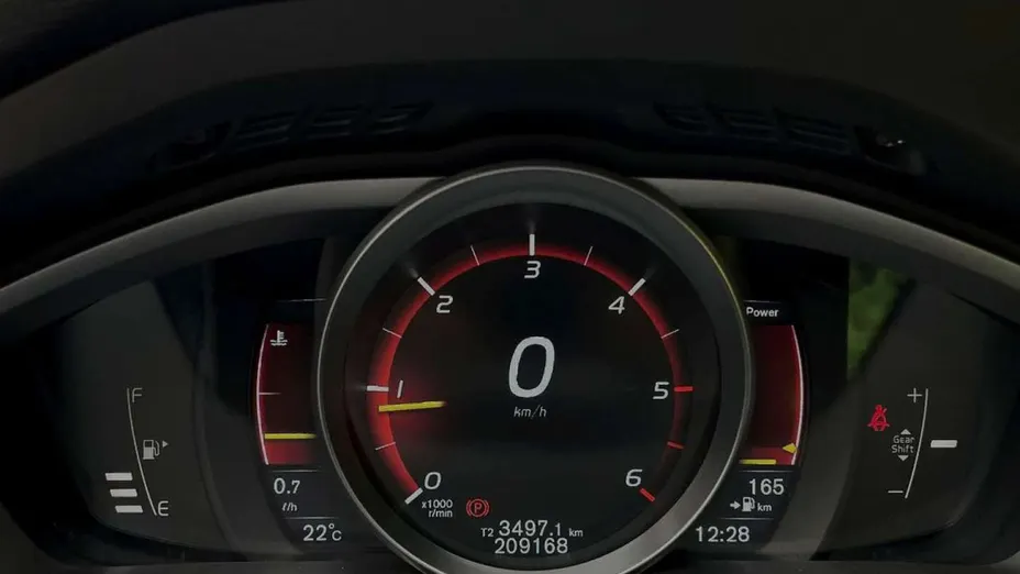 VOLVO V40 Cross Country -