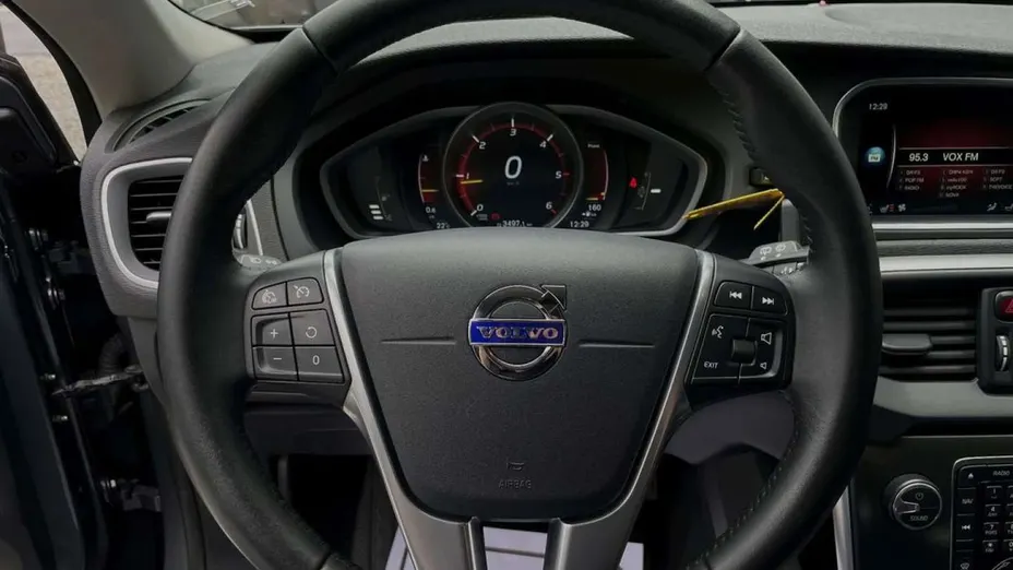 VOLVO V40 Cross Country -