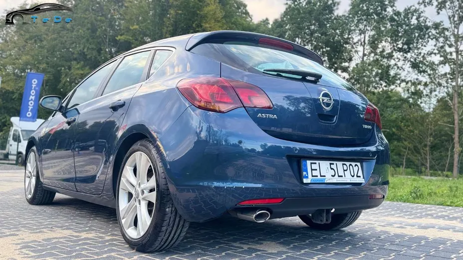 OPEL Astra -
