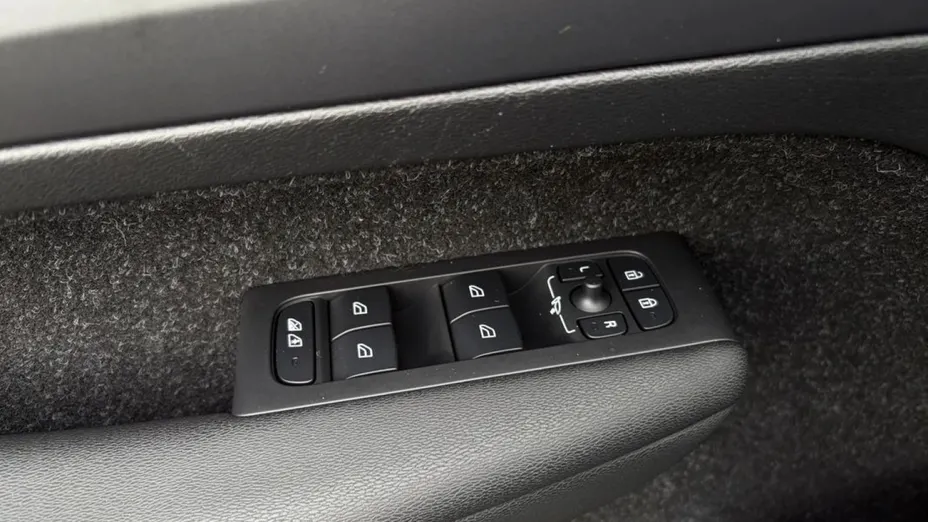 VOLVO XC40 -