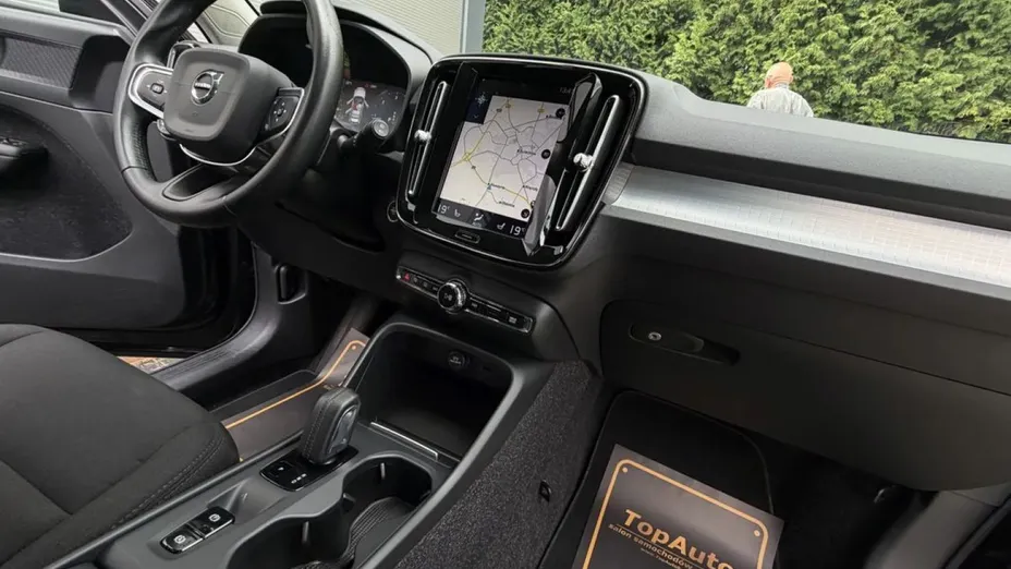 VOLVO XC40 -