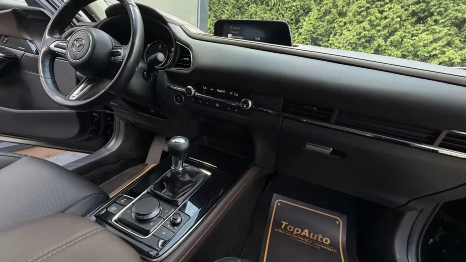 MAZDA CX-30 -