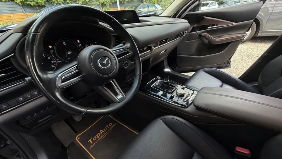 MAZDA CX-30 -