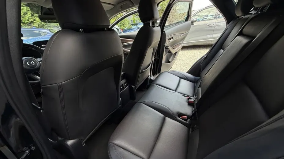 MAZDA CX-30 -
