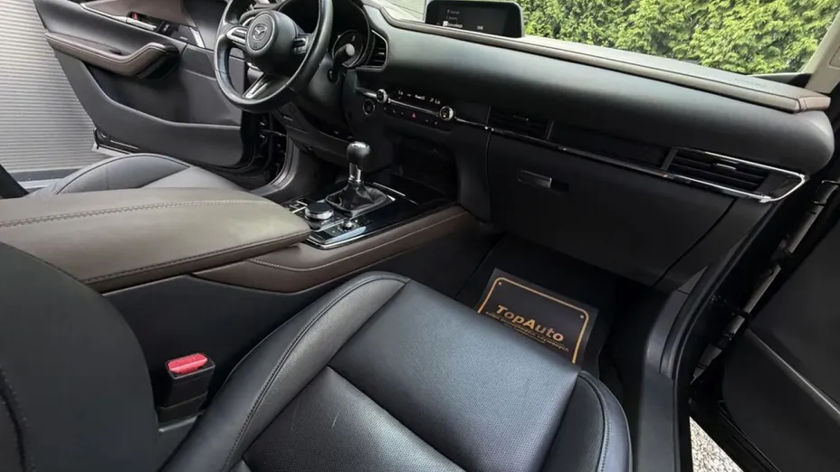 MAZDA CX-30 -