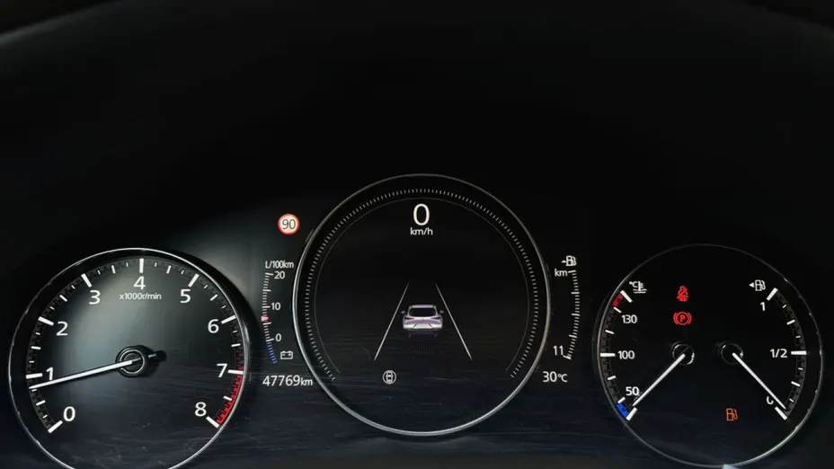 MAZDA CX-30 -