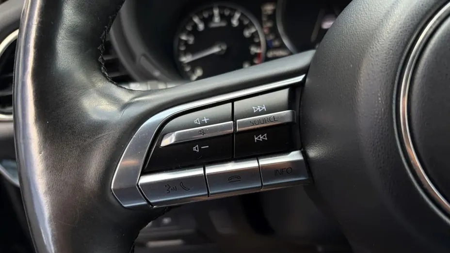 MAZDA CX-30 -