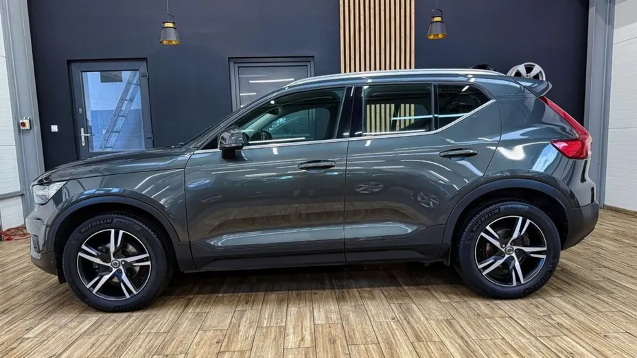 VOLVO XC40 -