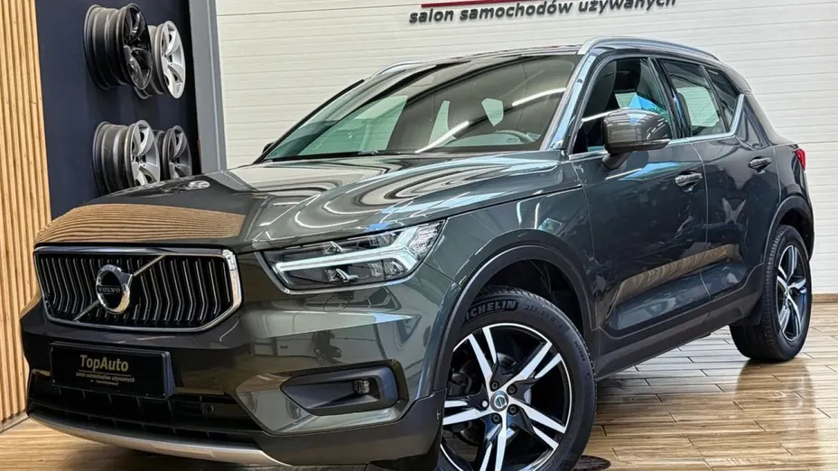 VOLVO XC40 -