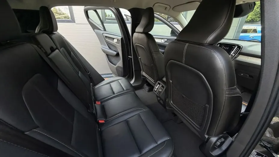 VOLVO XC40 -