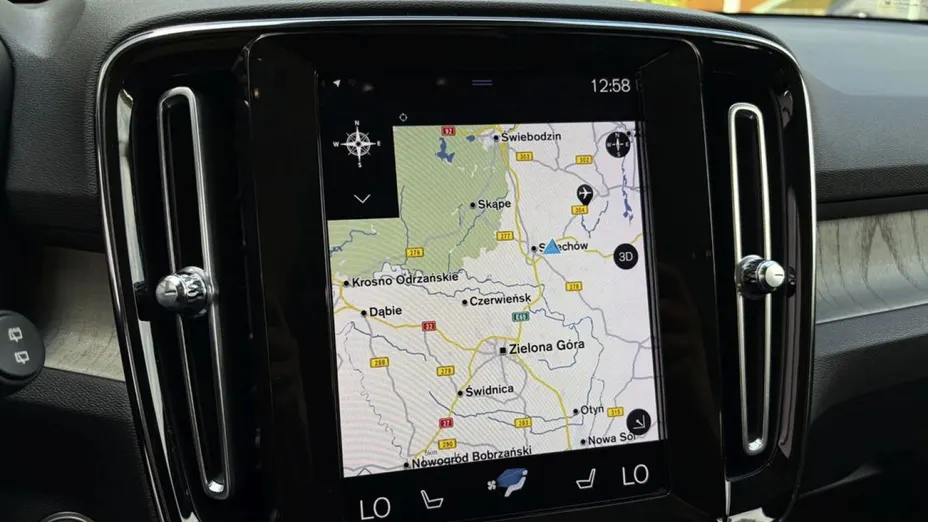 VOLVO XC40 -