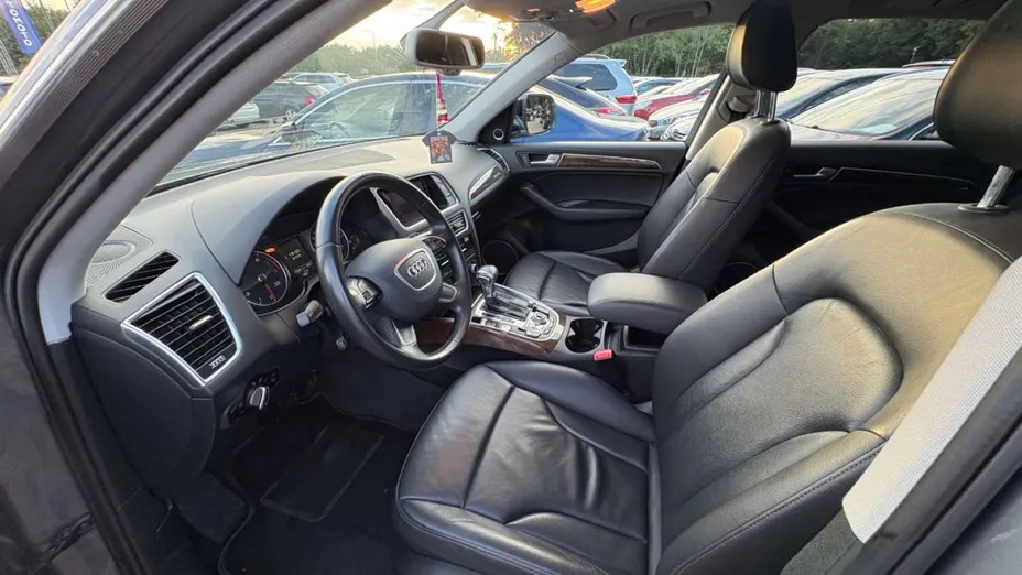 AUDI Q5 -