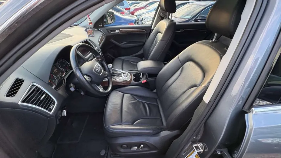 AUDI Q5 -