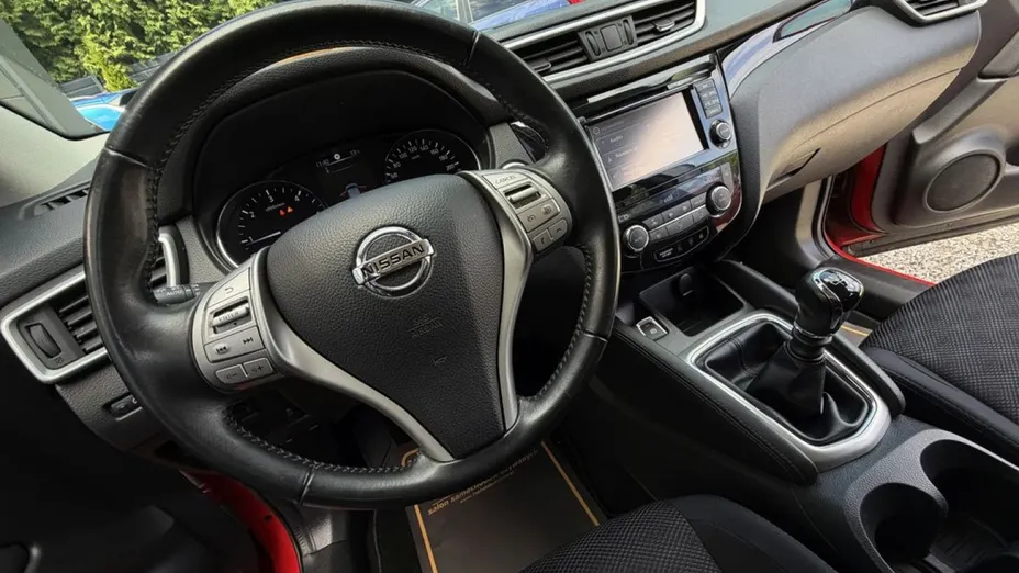 NISSAN Qashqai -