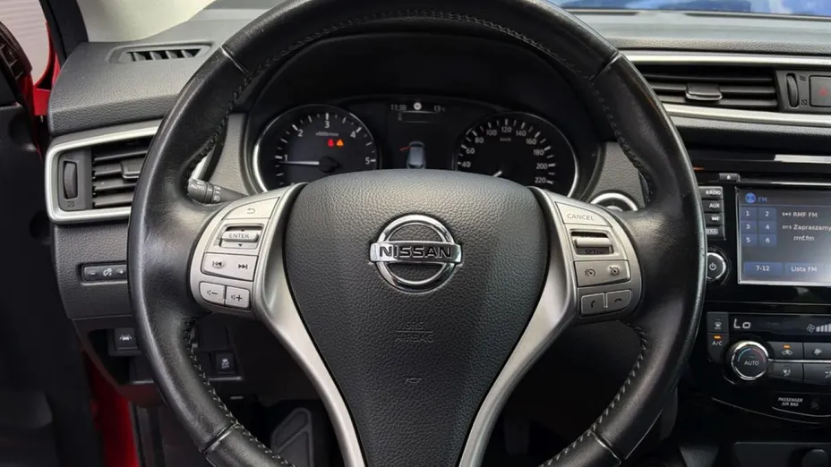 NISSAN Qashqai -