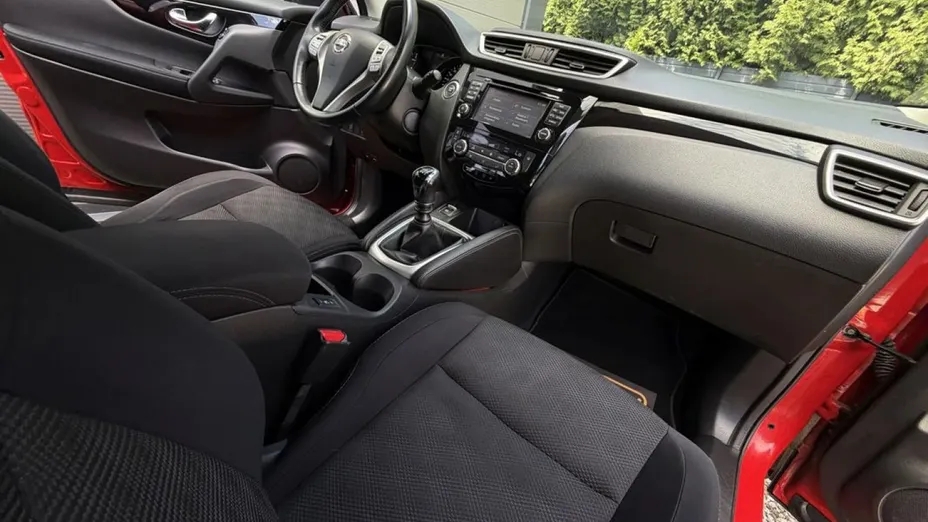 NISSAN Qashqai -