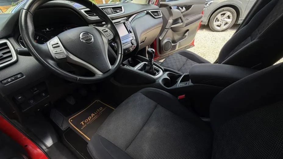 NISSAN Qashqai -