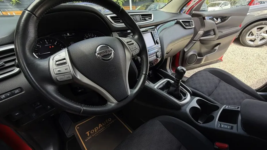 NISSAN Qashqai -