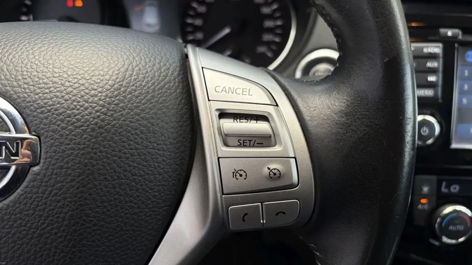 NISSAN Qashqai -