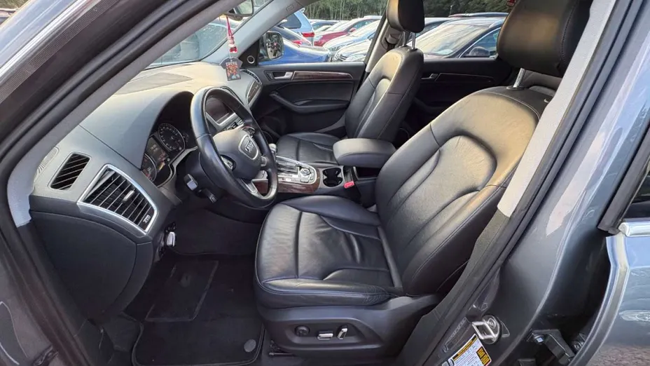 AUDI Q5 -