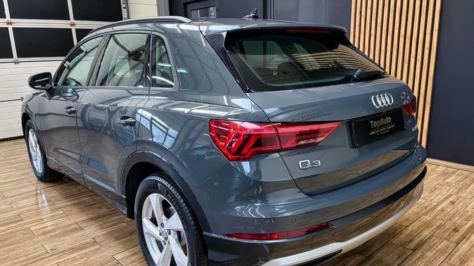 AUDI Q3 -
