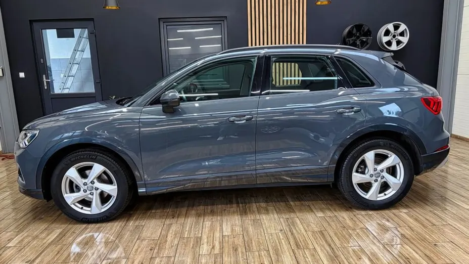 AUDI Q3 -