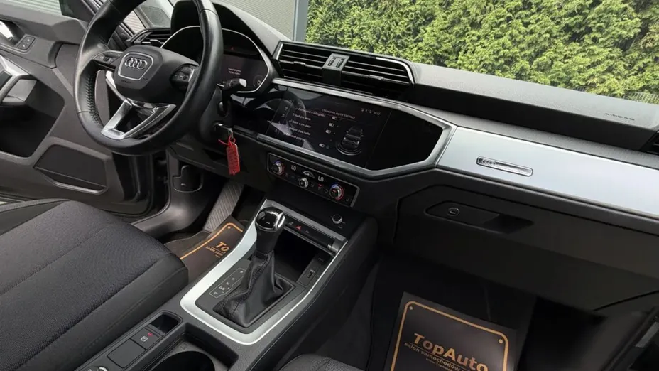 AUDI Q3 -