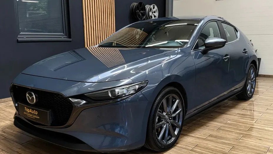 MAZDA 3 -